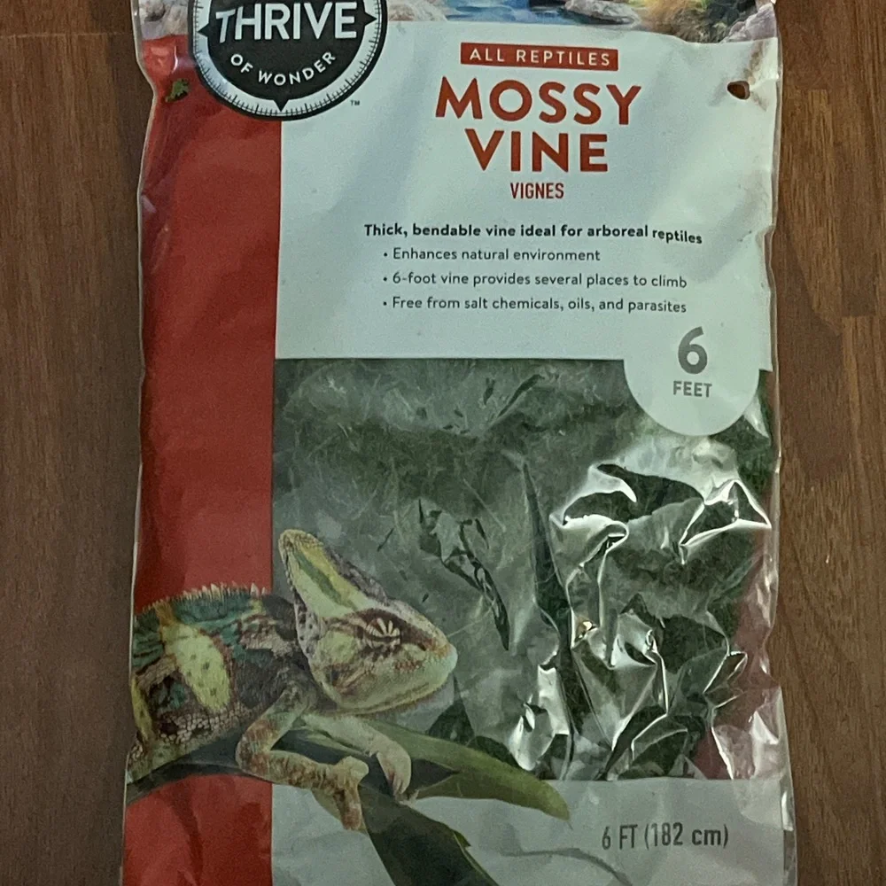 Thrive All Reptiles Mossy Vine - Green